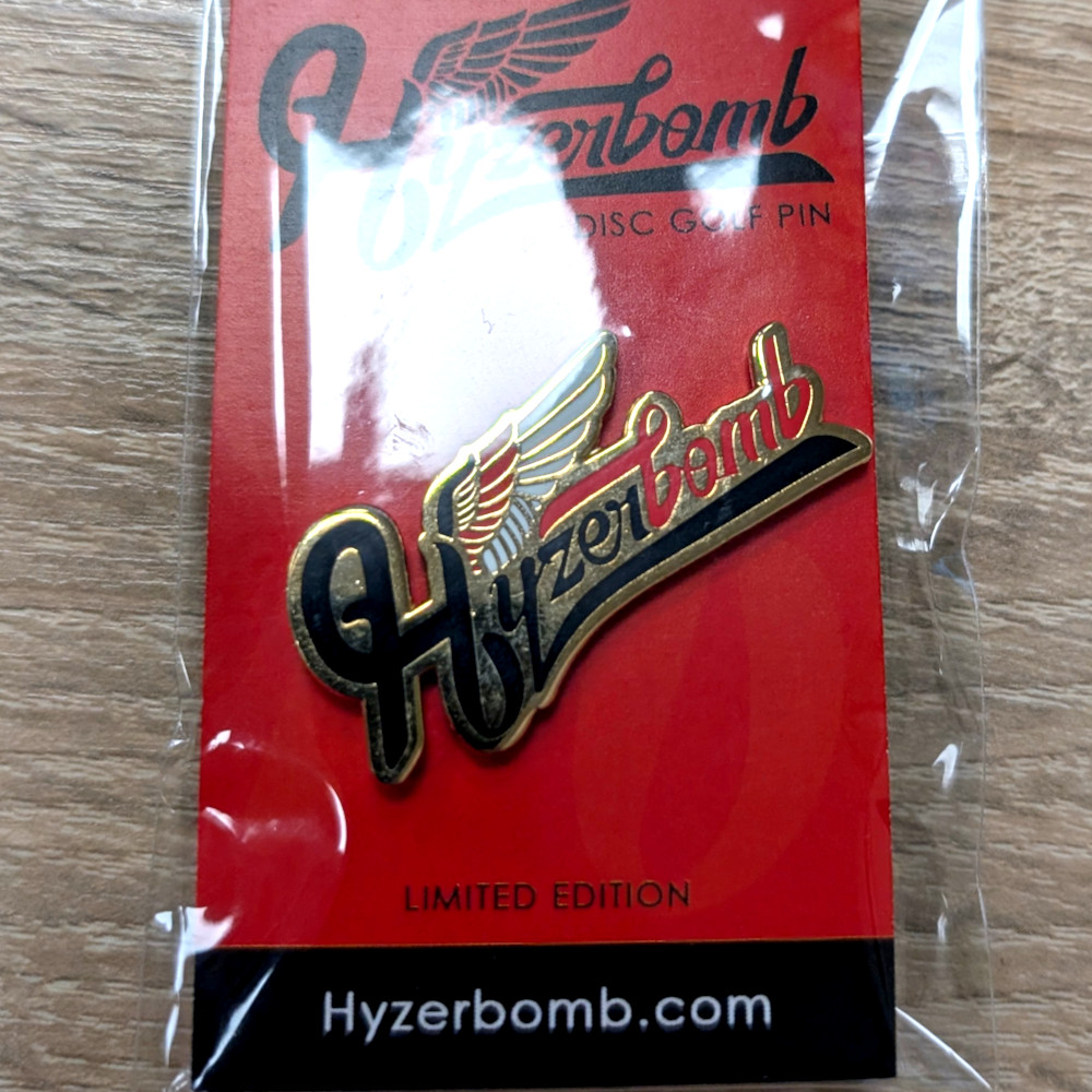 discgolfpin-hyzerbomb-black-red Discgolfpin Hyzerbomb black-red